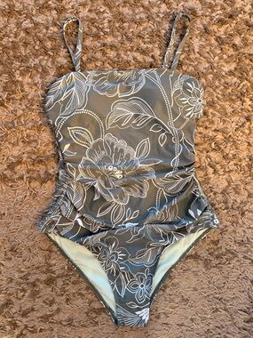 Cupshe Olive Green Floral One-Piece Swimsuit